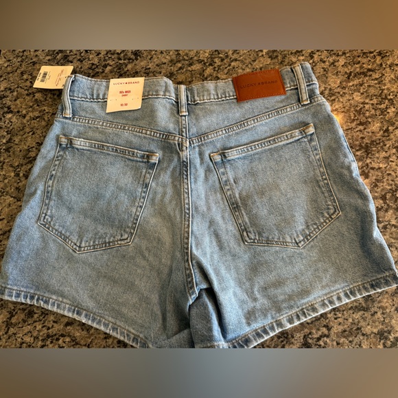 Lucky Brand 90s Midi Short - Picture 2 of 4